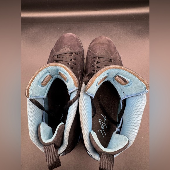 Jordan Black and Blue Sneakers Classic Design - Picture 8 of 12